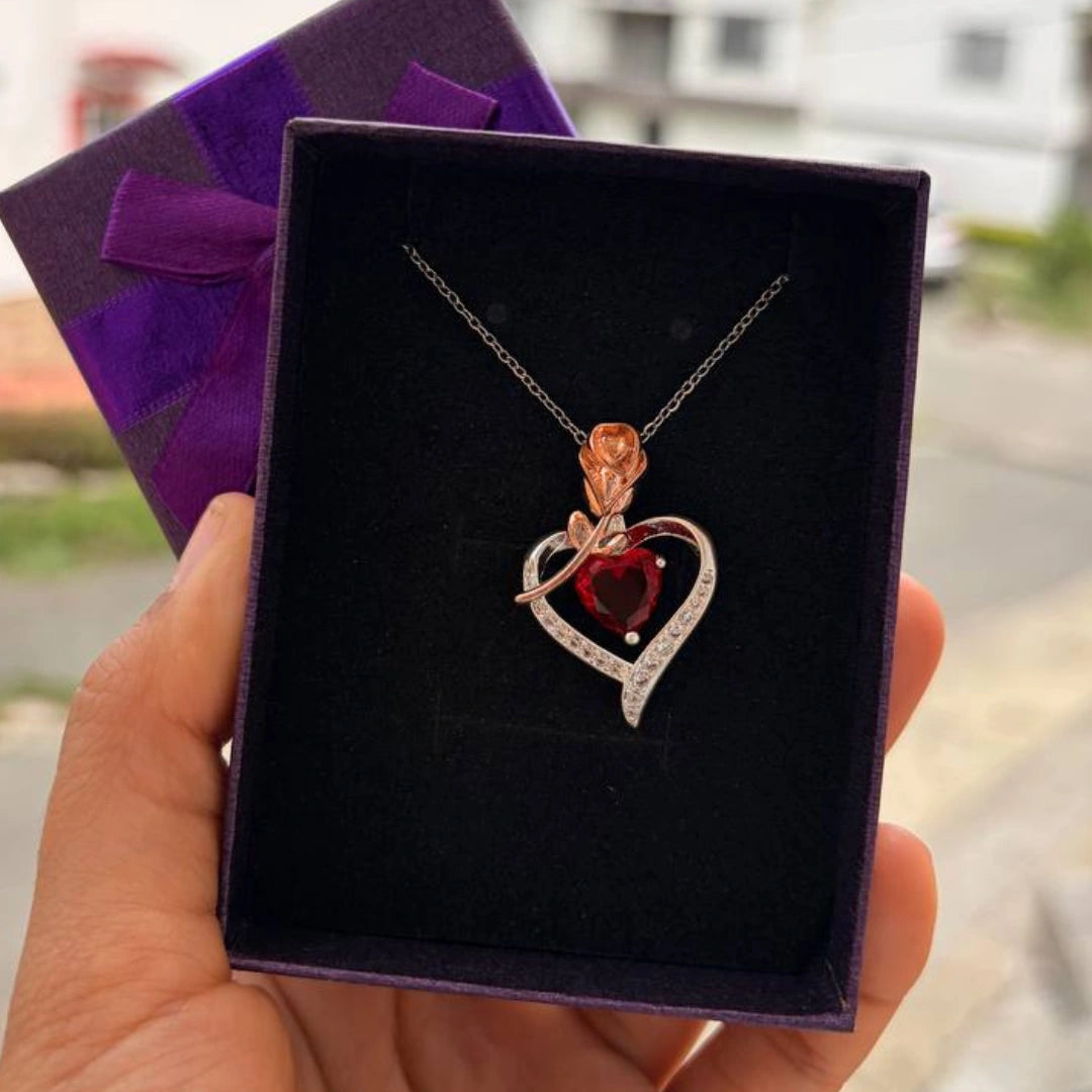 Collar Corazón  Rosa Eterna